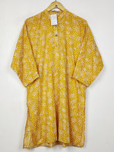 Buy online pre-used pre-loved 100% authentic & Original branded Khaadi (BK-7226) available in Pakistan. Top international brands avilable.