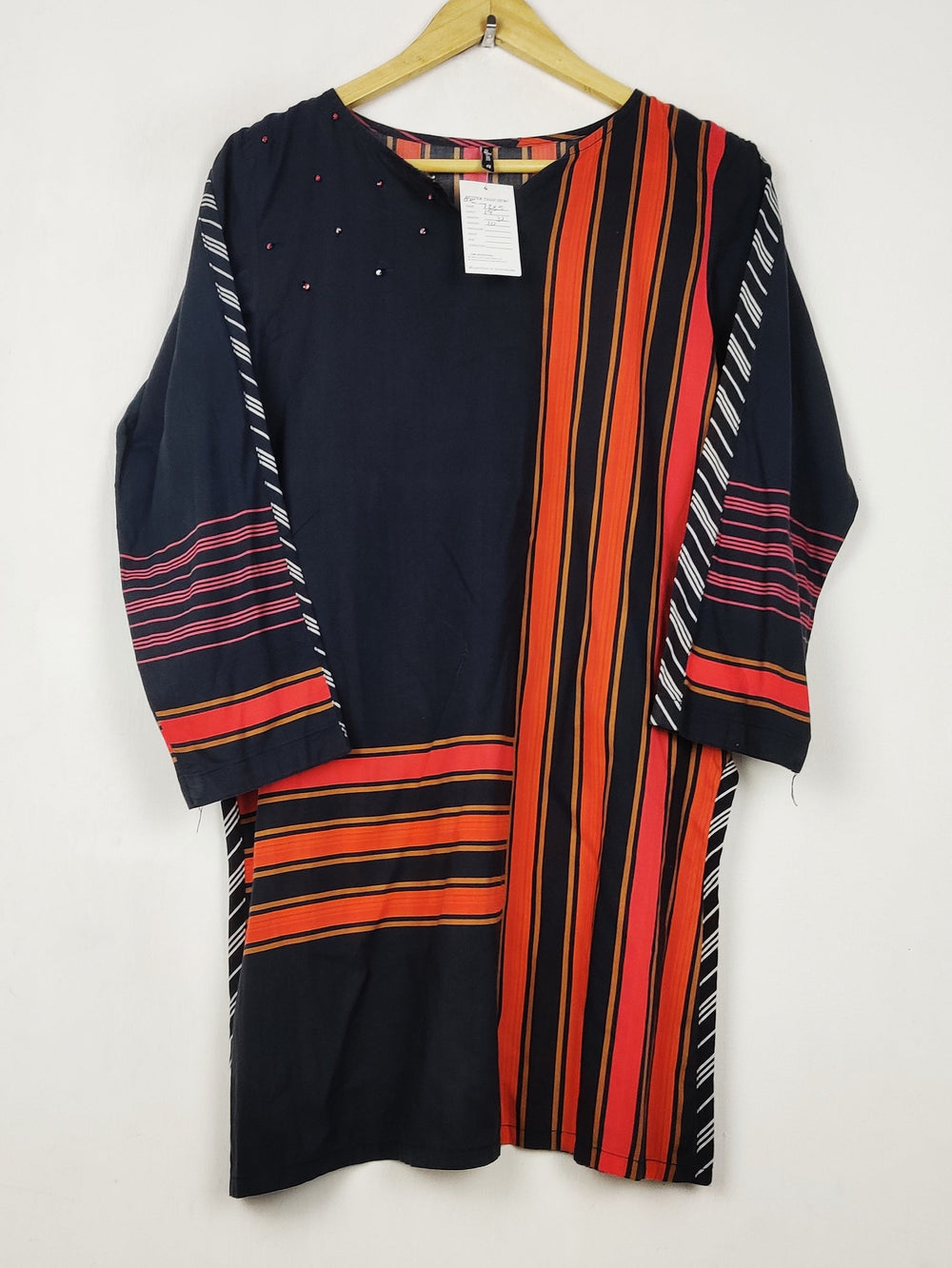Buy online pre-used pre-loved 100% authentic & Original branded Beechtree (BK-7235) available in Pakistan. Top international brands avilable.