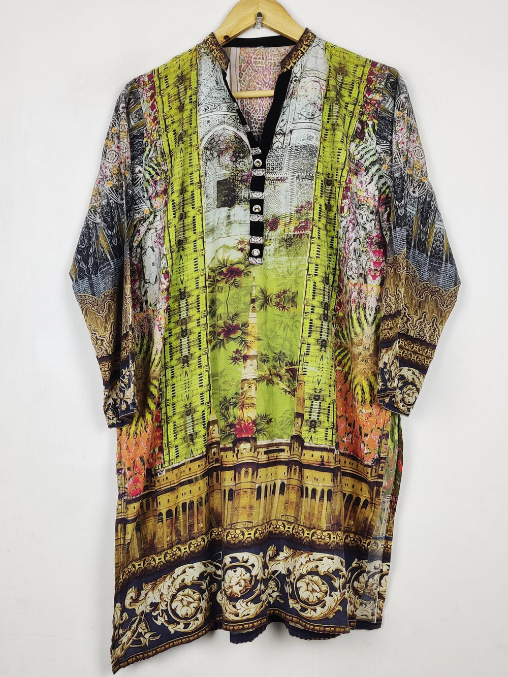 Buy online pre-used pre-loved 100% authentic & Original branded Unknown Brand (BK-7259) available in Pakistan. Top international brands avilable.