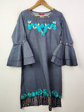 Buy online pre-used pre-loved 100% authentic & Original branded Simrans (BK-725) available in Pakistan. Top international brands avilable.