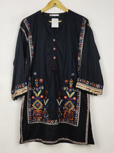 Buy online pre-used pre-loved 100% authentic & Original branded Khaadi (BK-7292) available in Pakistan. Top international brands avilable.