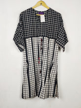 Buy online pre-used pre-loved 100% authentic & Original branded Sana Safinaz (BK-7317) available in Pakistan. Top international brands avilable.