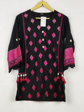 Buy online pre-used pre-loved 100% authentic & Original branded Khaadi (BK-7345) available in Pakistan. Top international brands avilable.