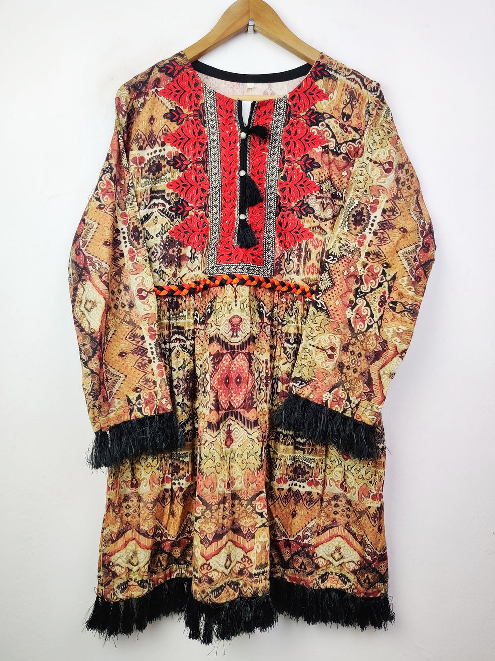 Buy online pre-used pre-loved 100% authentic & Original branded Unknown Brand (BK-734) available in Pakistan. Top international brands avilable.