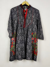 Buy online pre-used pre-loved 100% authentic & Original branded Ethnic (BK-7404) available in Pakistan. Top international brands avilable.