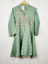 Buy online pre-used pre-loved 100% authentic & Original branded Unknown Brand (BK-7421) available in Pakistan. Top international brands avilable.
