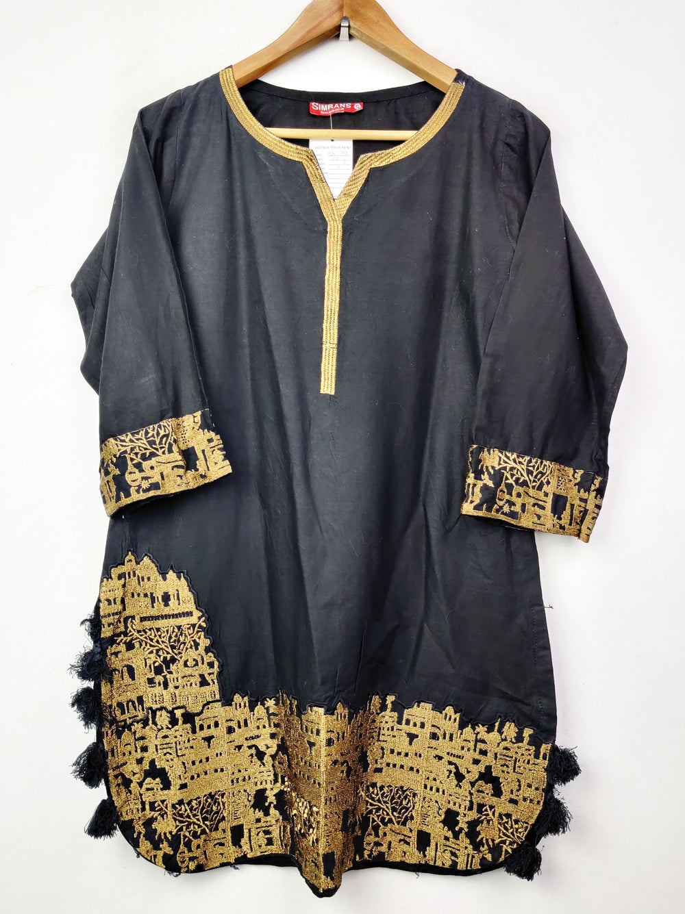 Buy online pre-used pre-loved 100% authentic & Original branded Simrans (BK-748) available in Pakistan. Top international brands avilable.