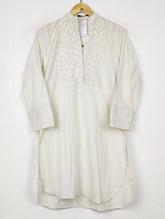 Buy online pre-used pre-loved 100% authentic & Original branded Khaadi (BK-7507) available in Pakistan. Top international brands avilable.