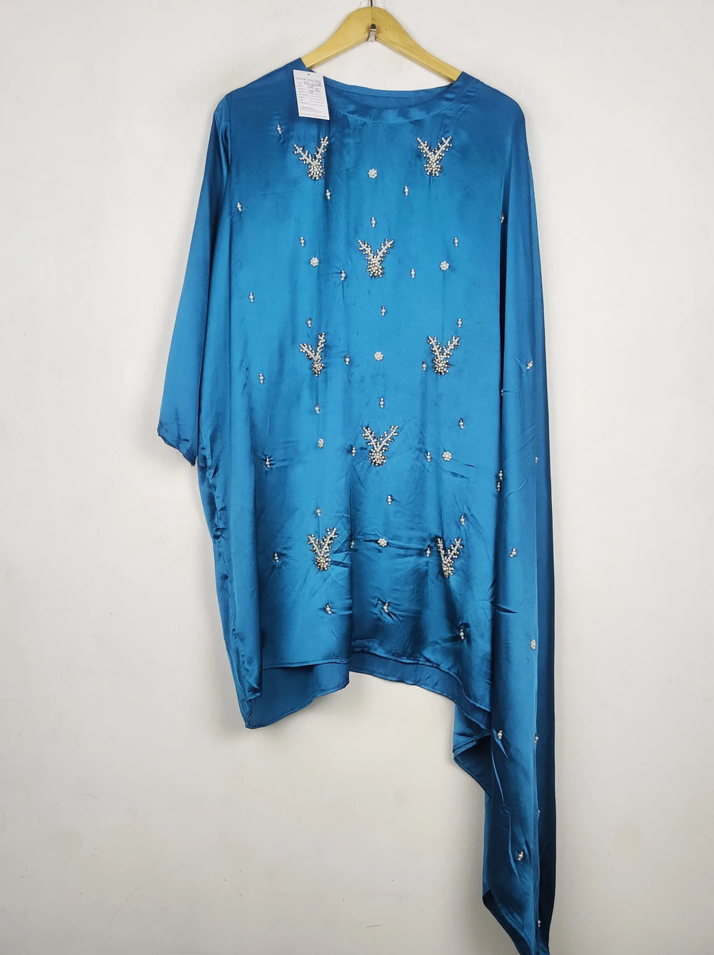 Buy online pre-used pre-loved 100% authentic & Original branded Unknown Brand (BK-7528) available in Pakistan. Top international brands avilable.
