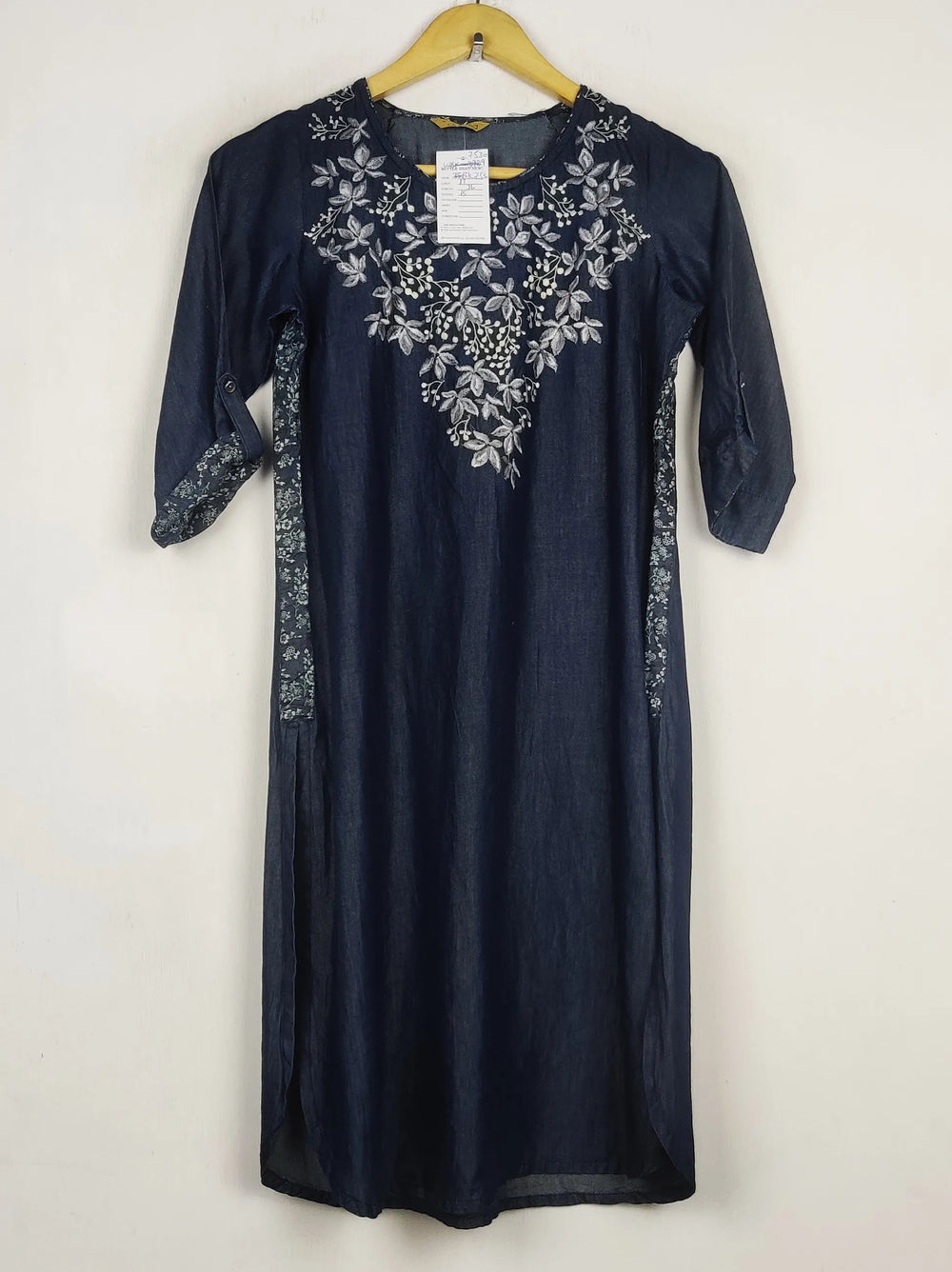 Buy online pre-used pre-loved 100% authentic & Original branded Aurelia (BK-7530) available in Pakistan. Top international brands avilable.