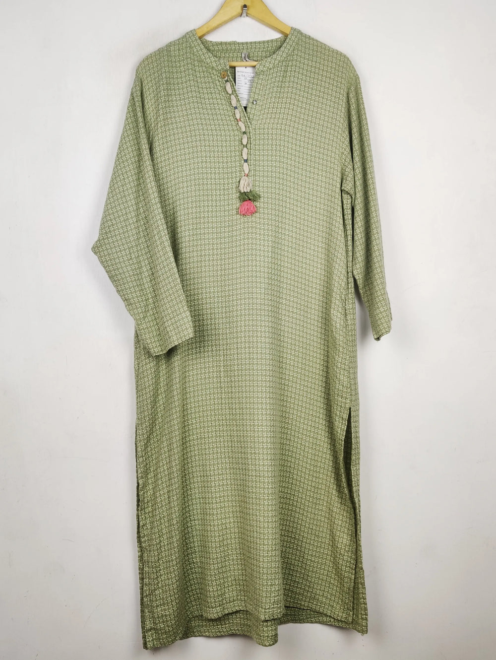 Buy online pre-used pre-loved 100% authentic & Original branded Ethnic (BK-7532) available in Pakistan. Top international brands avilable.