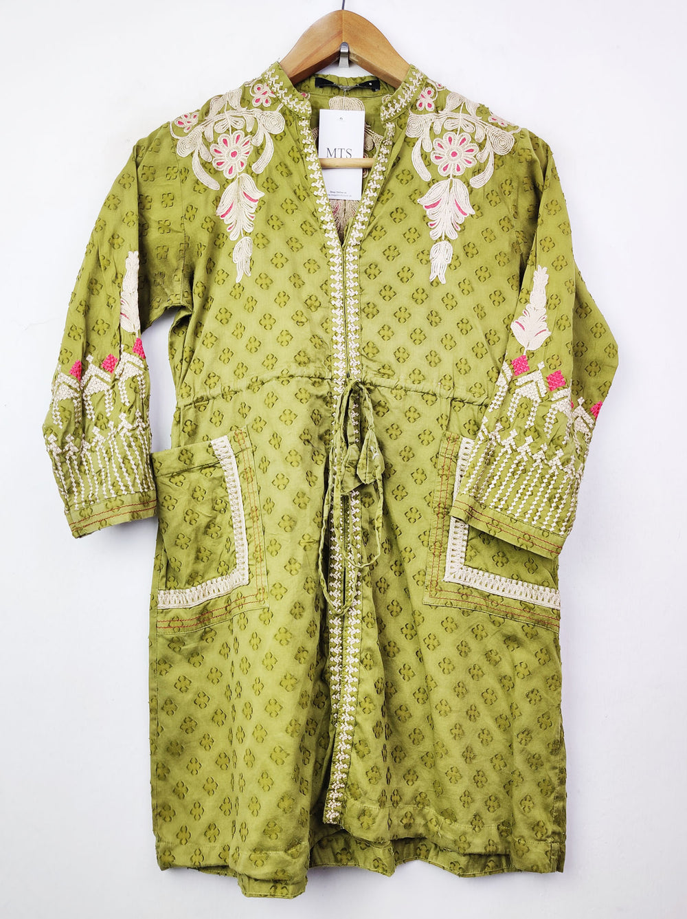 Buy online pre-used pre-loved 100% authentic & Original branded Khaadi (BK-764) available in Pakistan. Top international brands avilable.