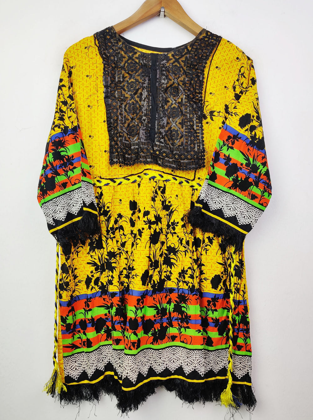 Buy online pre-used pre-loved 100% authentic & Original branded Unknown Brand (BK-780) available in Pakistan. Top international brands avilable.