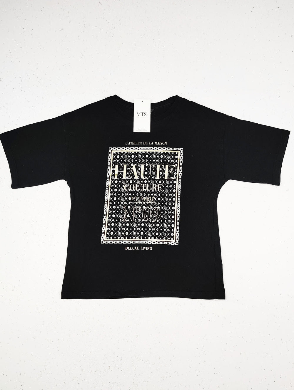 Buy online pre-used pre-loved 100% authentic & Original branded Unknown Brand (BST-1052) available in Pakistan. Top international brands avilable.