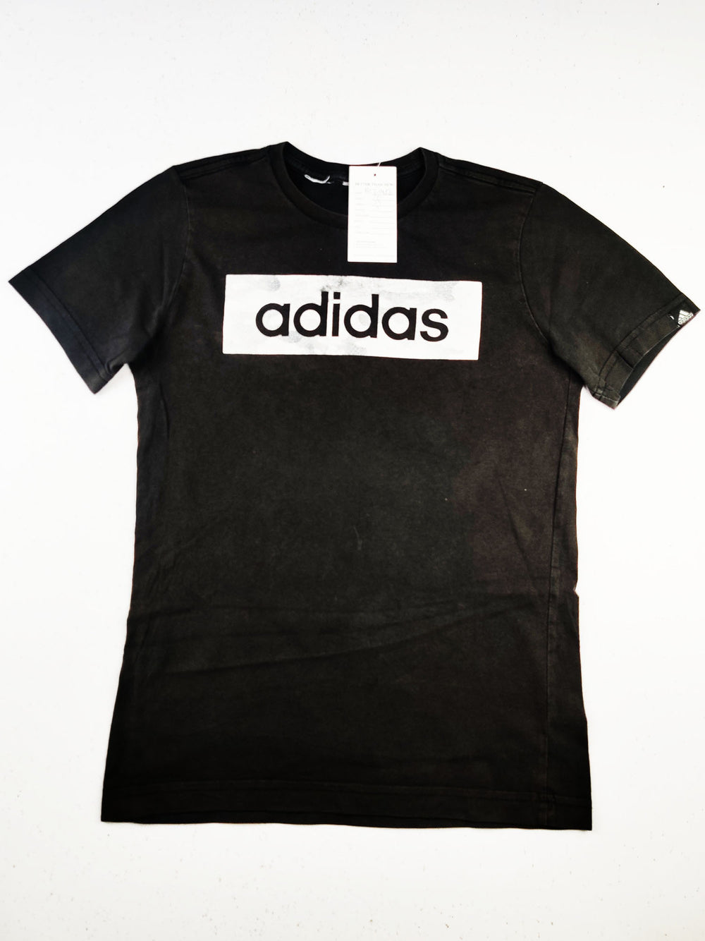 Buy online pre-used pre-loved 100% authentic & Original branded Adidas (BST-1456) available in Pakistan. Top international brands avilable.