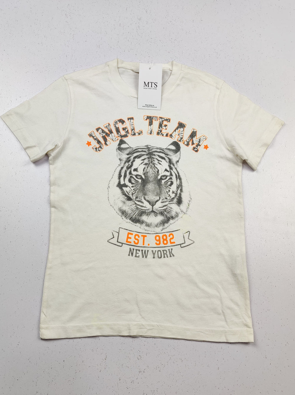 Buy online pre-used pre-loved 100% authentic & Original branded Benetton (BST-390) available in Pakistan. Top international brands avilable.