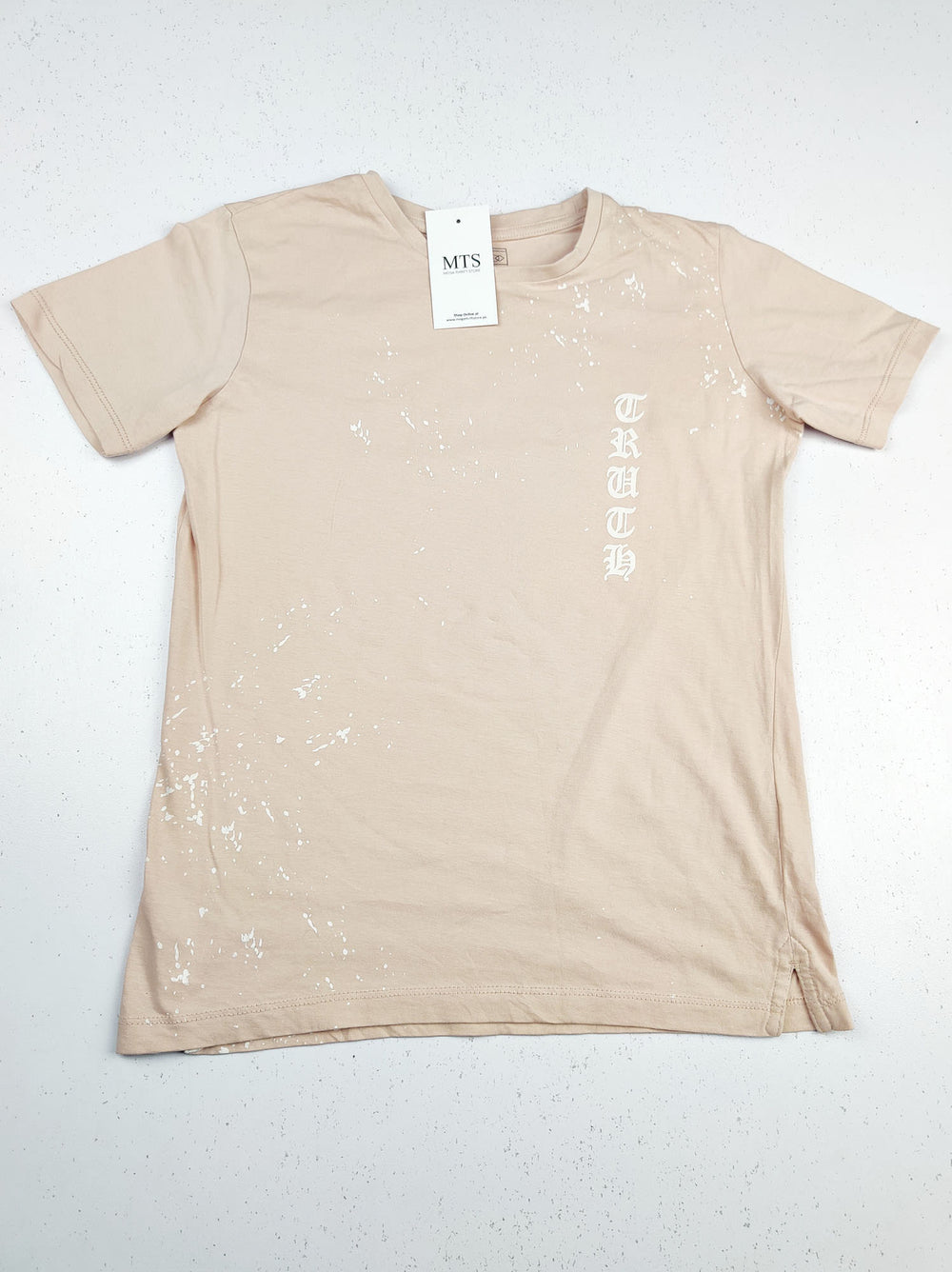 Buy online pre-used pre-loved 100% authentic & Original branded Authentic (BST-688) available in Pakistan. Top international brands avilable.