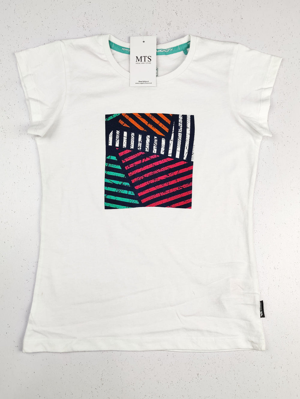 Buy online pre-used pre-loved 100% authentic & Original branded Trespass (BST-704) available in Pakistan. Top international brands avilable.