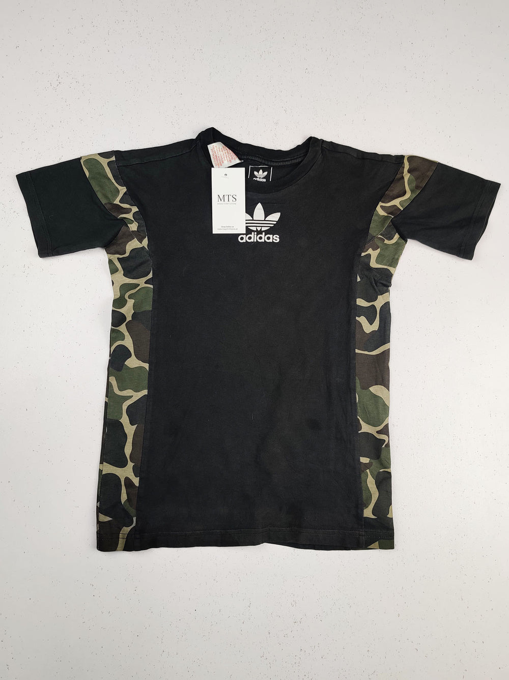 Buy online pre-used pre-loved 100% authentic & Original branded Adidas (BST-720) available in Pakistan. Top international brands avilable.