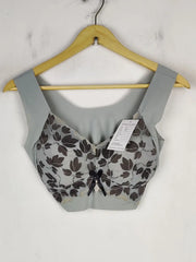 Buy online pre-used pre-loved 100% authentic & Original branded Unknown Brand (BU-03) available in Pakistan. Top international brands avilable.