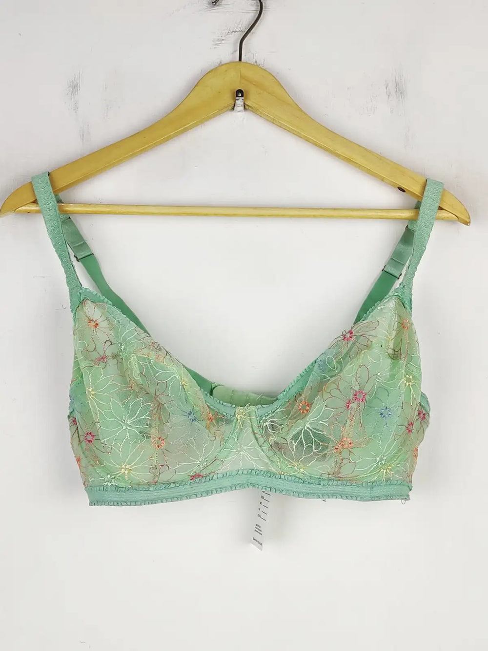 Buy online pre-used pre-loved 100% authentic & Original branded Boux Avenue (BU-09) available in Pakistan. Top international brands avilable.