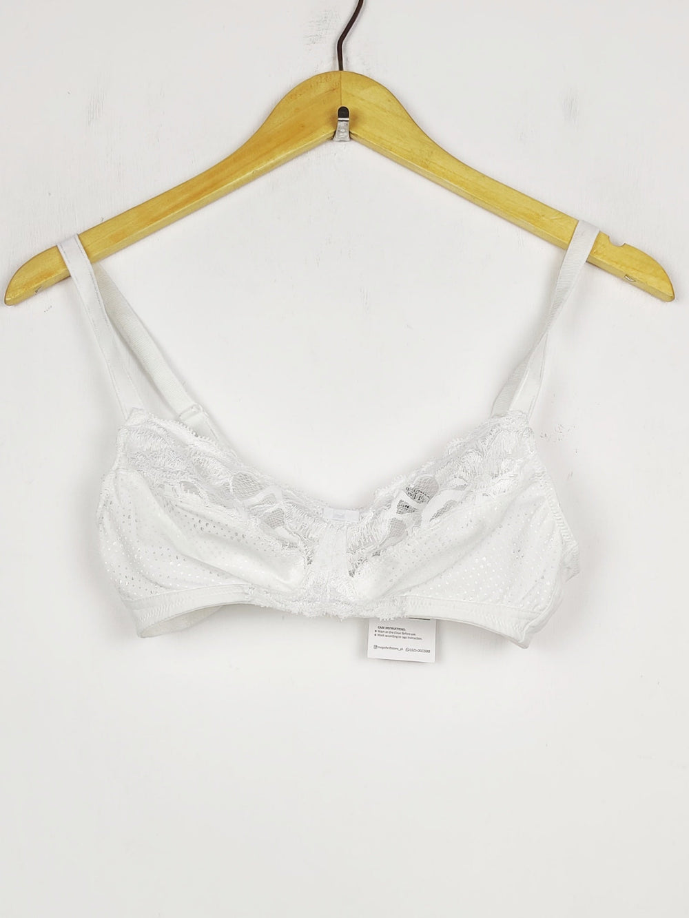 Buy online pre-used pre-loved 100% authentic & Original branded Marks & Spencer, Uk 34B (BU-1157) available in Pakistan. Top international brands avilable.
