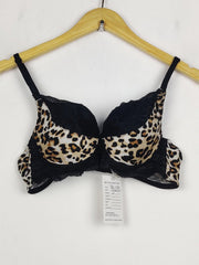 Buy online pre-used pre-loved 100% authentic & Original branded Unknown Brand (BU-1174) available in Pakistan. Top international brands avilable.