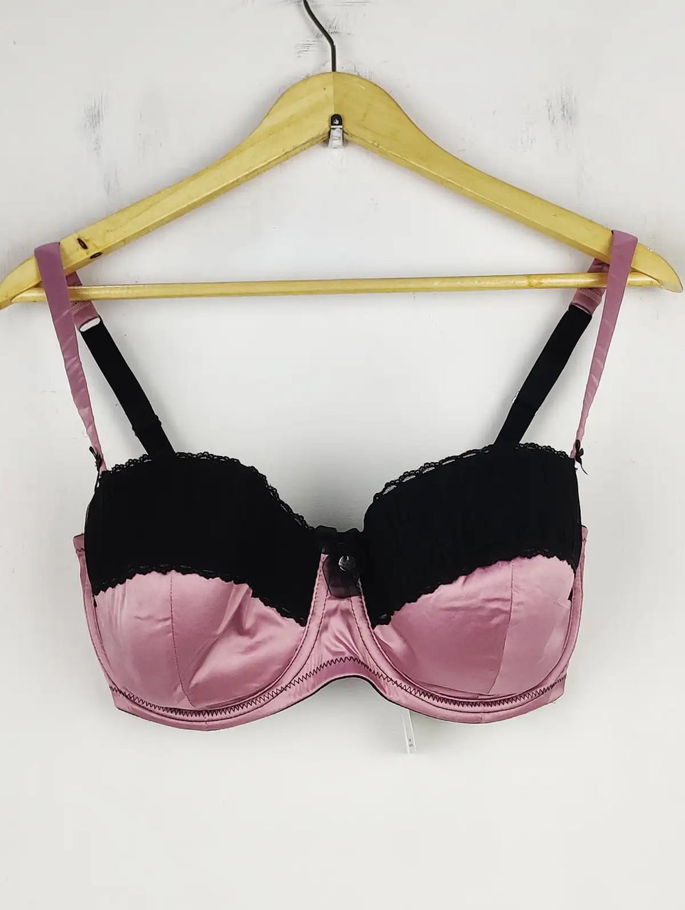 Buy online pre-used pre-loved 100% authentic & Original branded Boux Avenue (BU-118) available in Pakistan. Top international brands avilable.