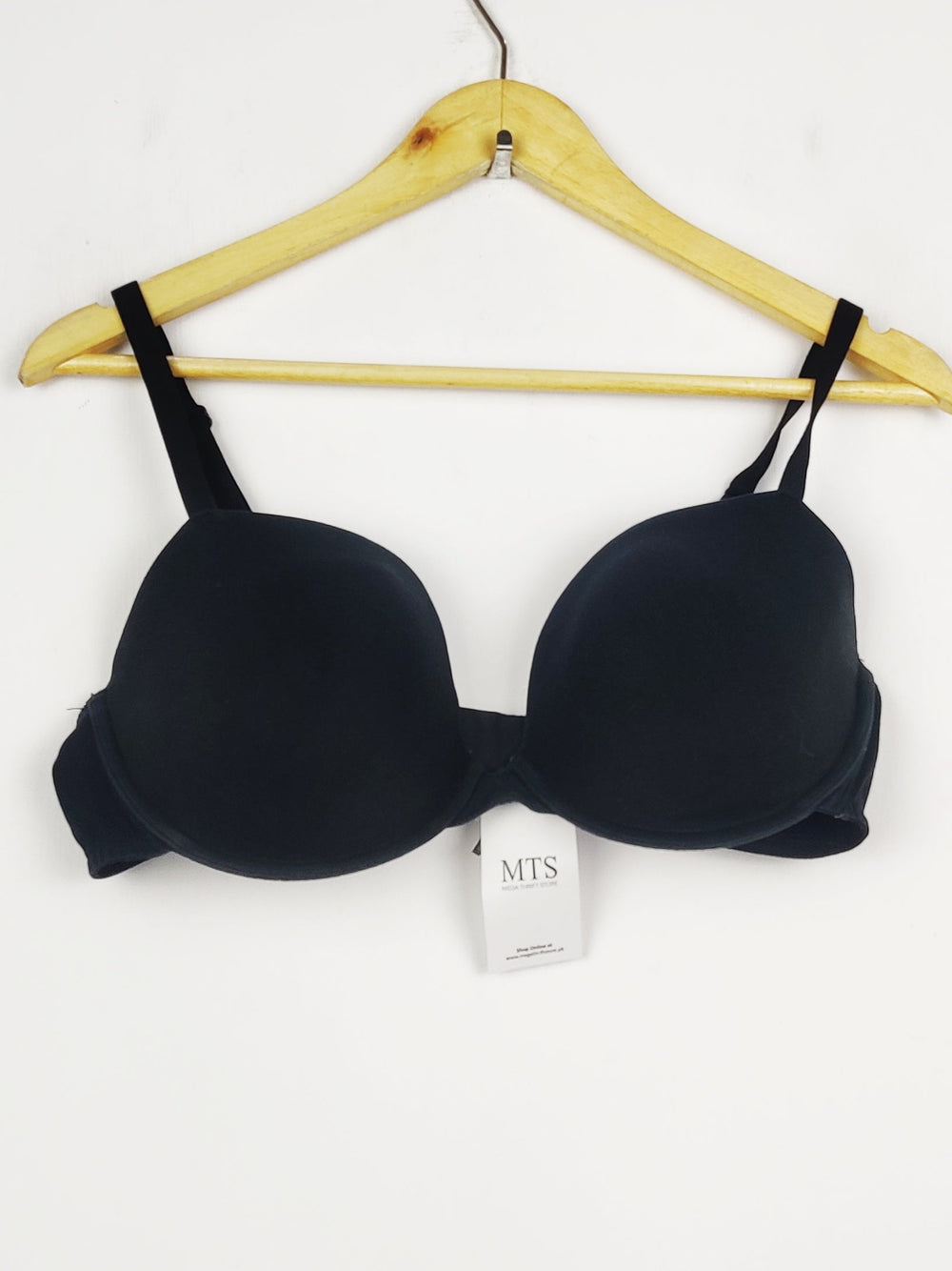Buy online pre-used pre-loved 100% authentic & Original branded Marks & Spencer, Uk 38C (BU-1196) available in Pakistan. Top international brands avilable.