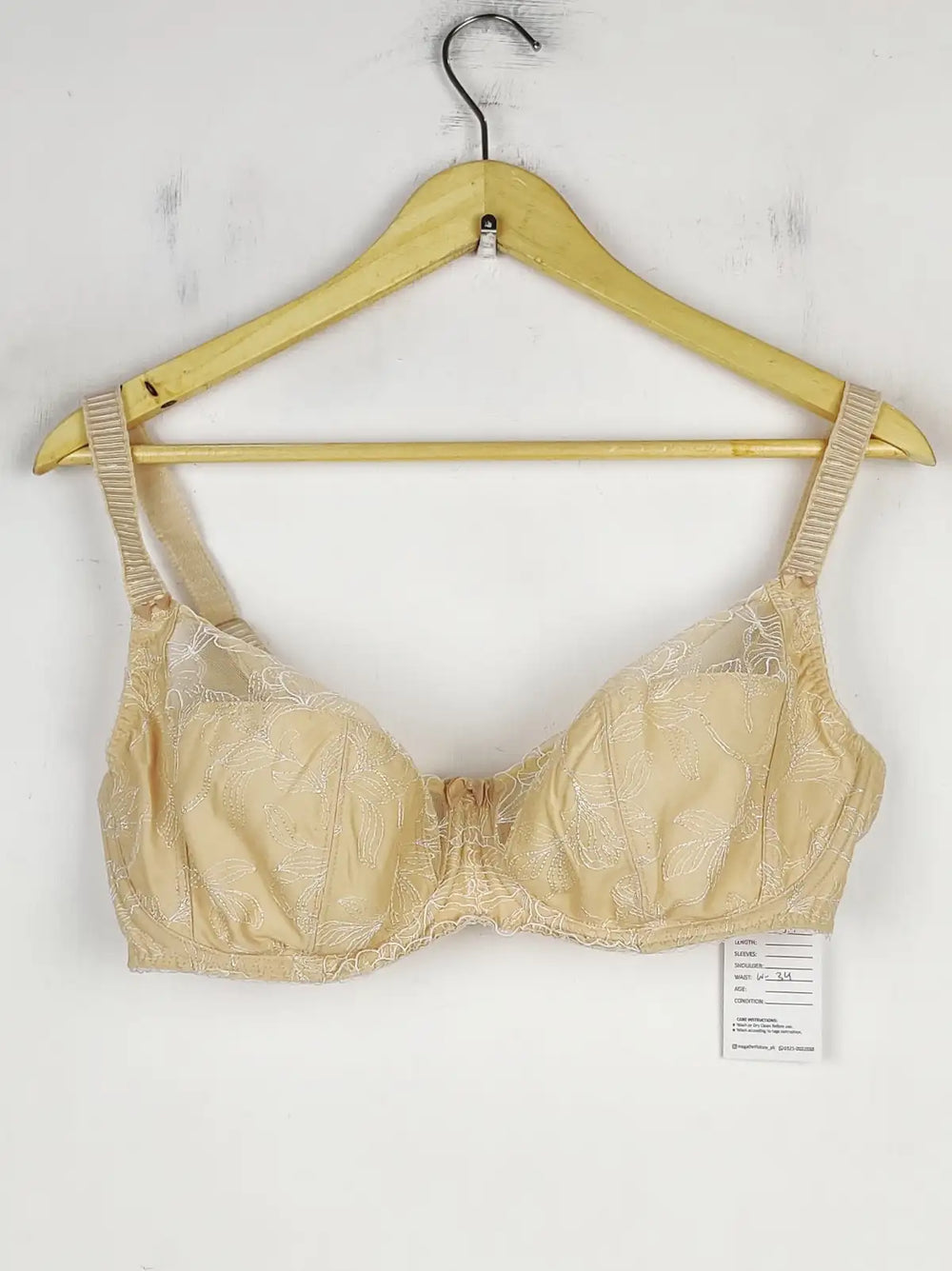 Buy online pre-used pre-loved 100% authentic & Original branded Fantasie (BU-123) available in Pakistan. Top international brands avilable.