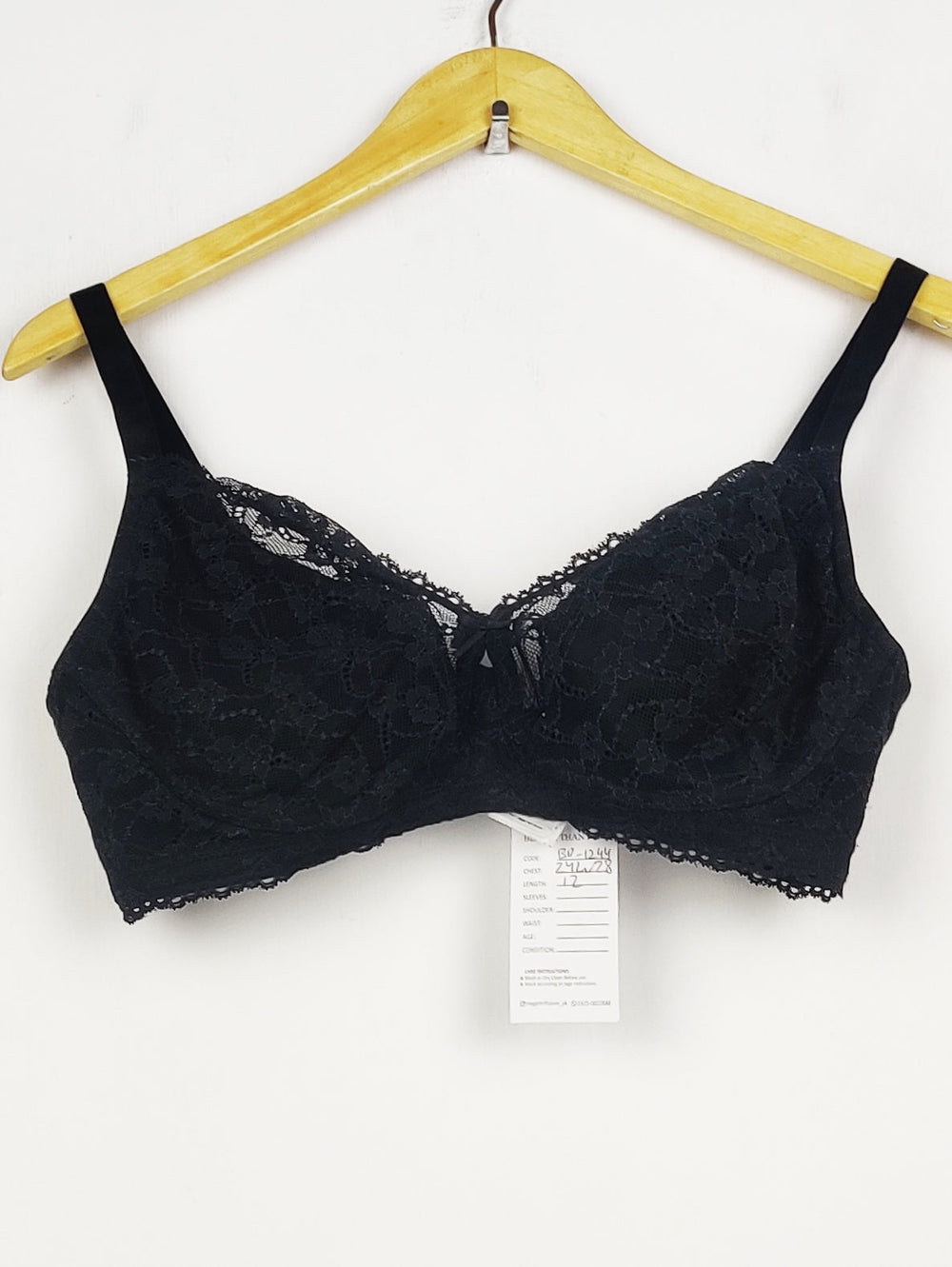Buy online pre-used pre-loved 100% authentic & Original branded Blooming Marvellous, Uk 36Dd (BU-1244) available in Pakistan. Top international brands avilable.