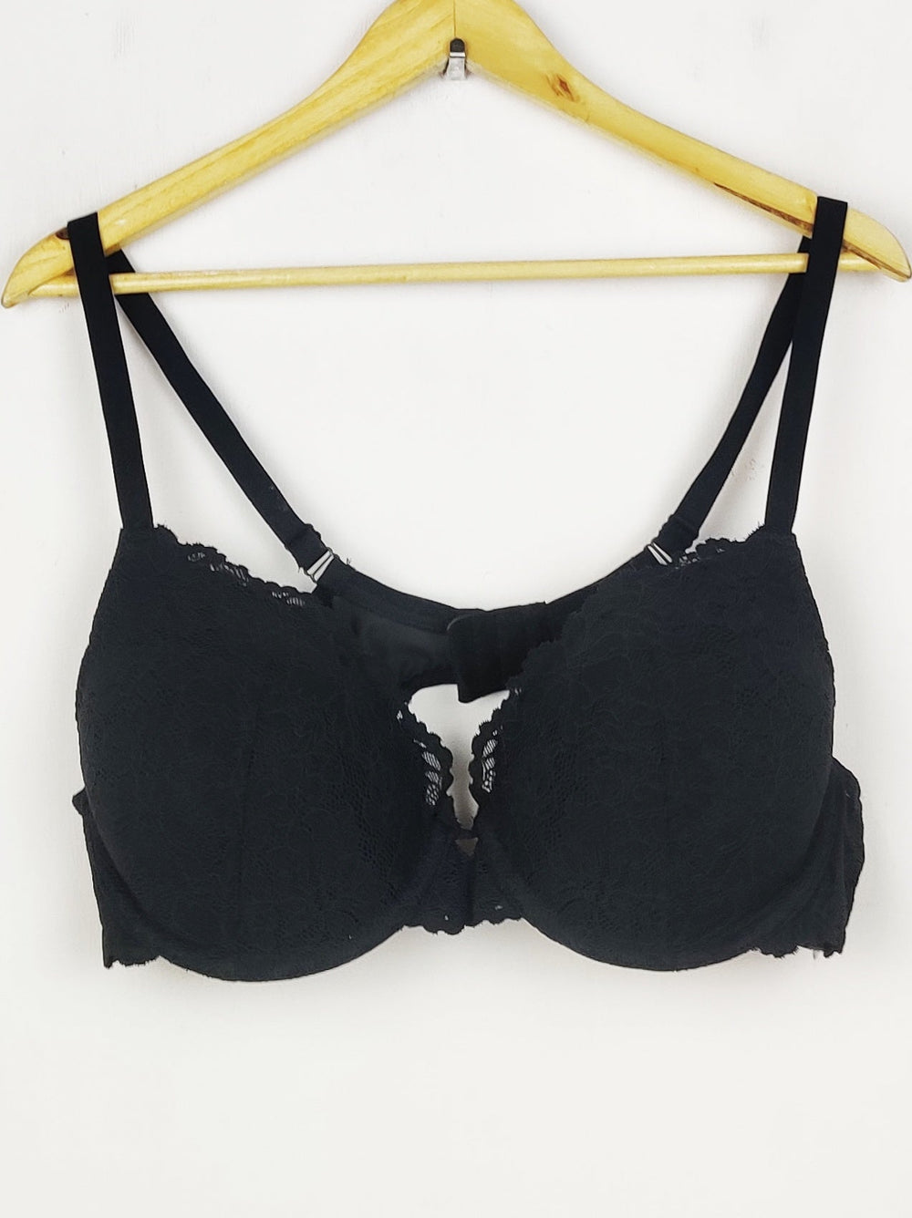 Buy online pre-used pre-loved 100% authentic & Original branded George, Uk 42C (BU-1304) available in Pakistan. Top international brands avilable.