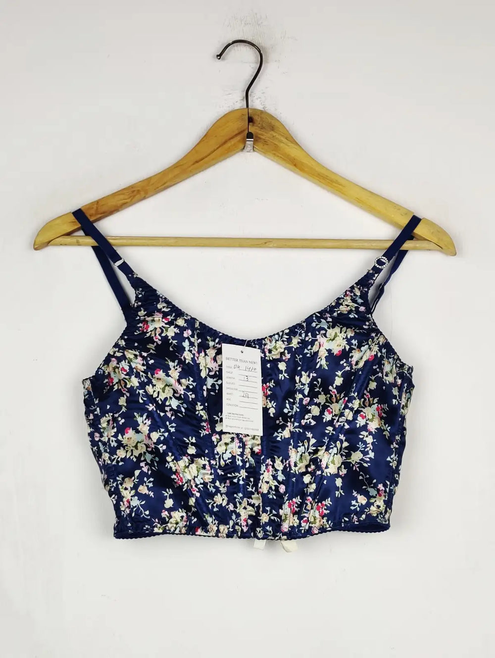 Buy online pre-used pre-loved 100% authentic & Original branded Unknown Brand (BU-1410) available in Pakistan. Top international brands avilable.
