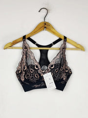 Buy online pre-used pre-loved 100% authentic & Original branded Agent Provocateur Euro 75 C (BU-1424) available in Pakistan. Top international brands avilable.
