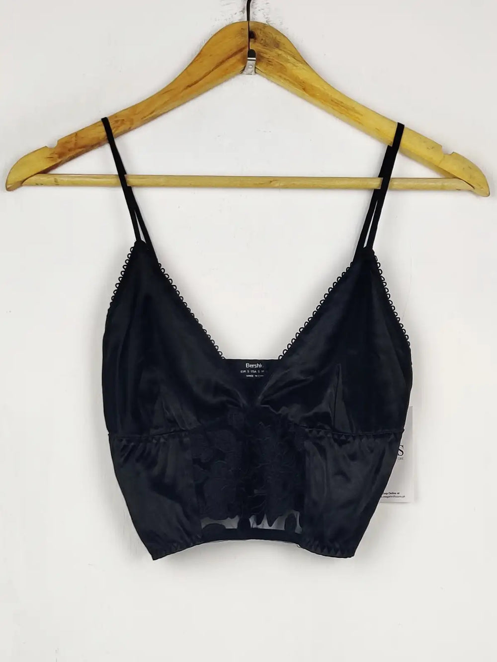 Buy online pre-used pre-loved 100% authentic & Original branded Bershka Euro 84 (BU-1426) available in Pakistan. Top international brands avilable.