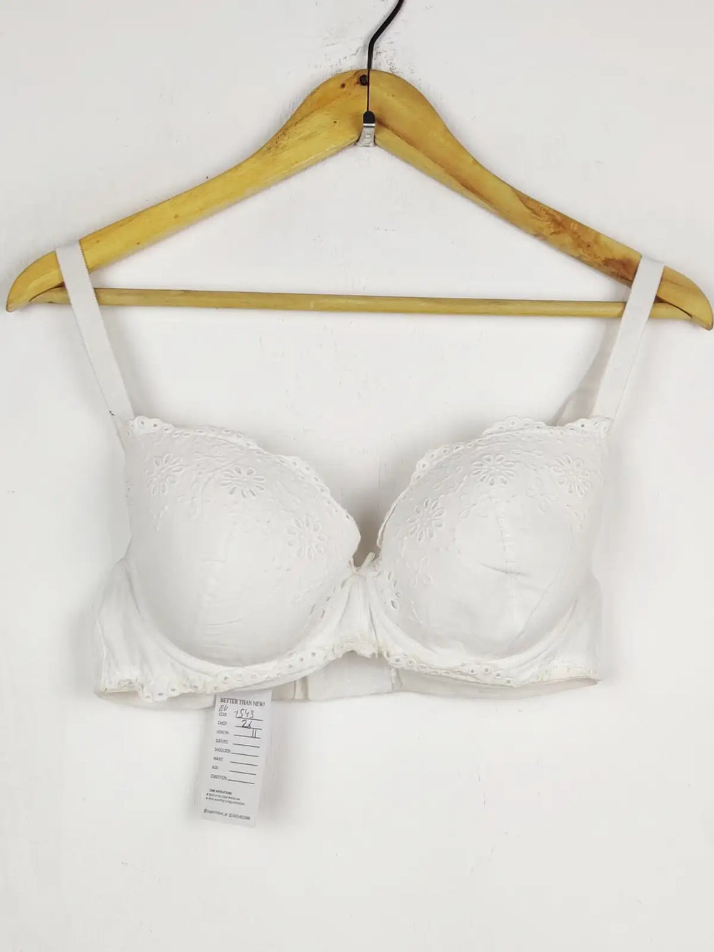 Buy online pre-used pre-loved 100% authentic & Original branded Unknown Brand (BU-1543) available in Pakistan. Top international brands avilable.