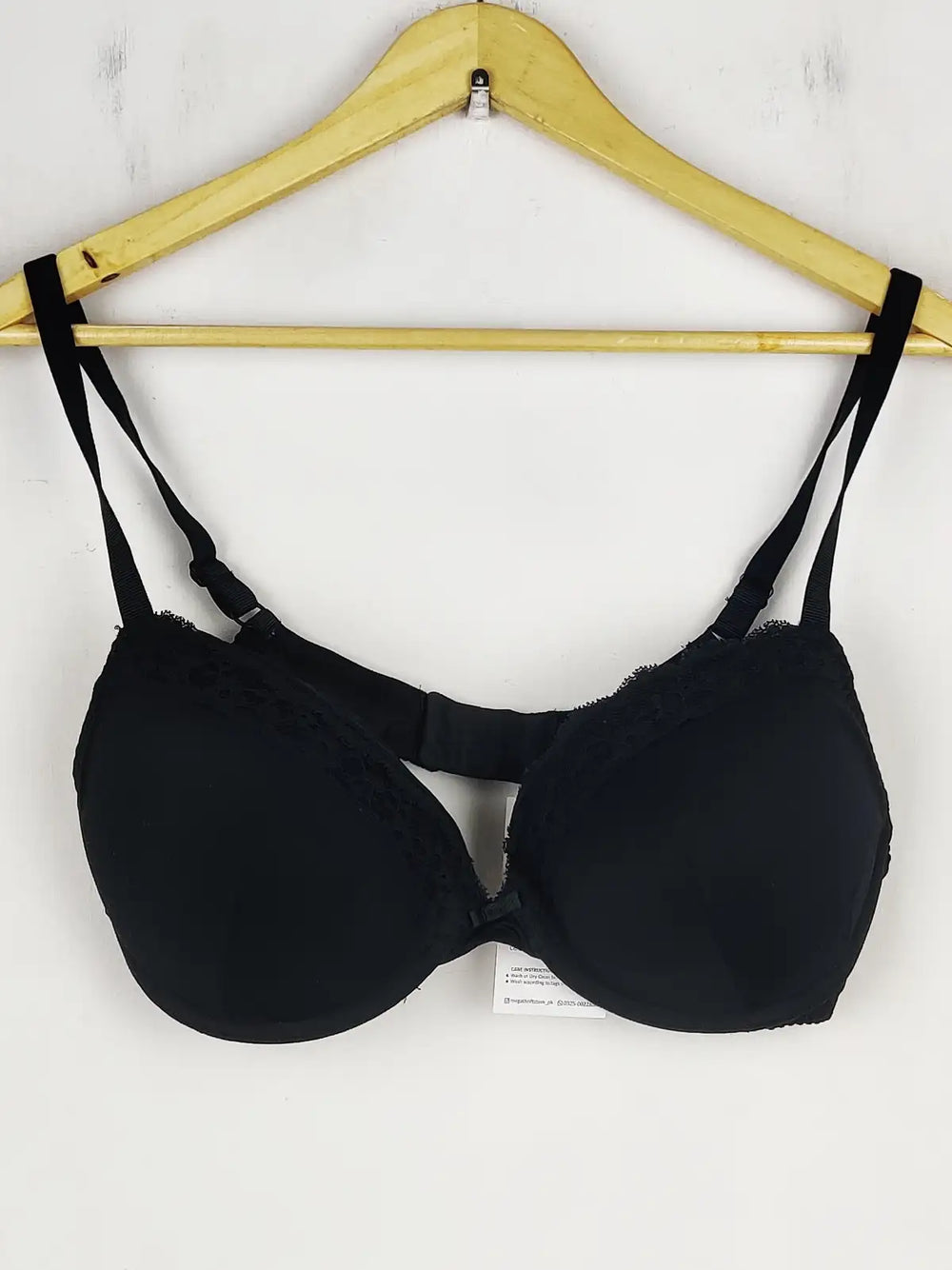 Buy online pre-used pre-loved 100% authentic & Original branded M&S (BU-165) available in Pakistan. Top international brands avilable.