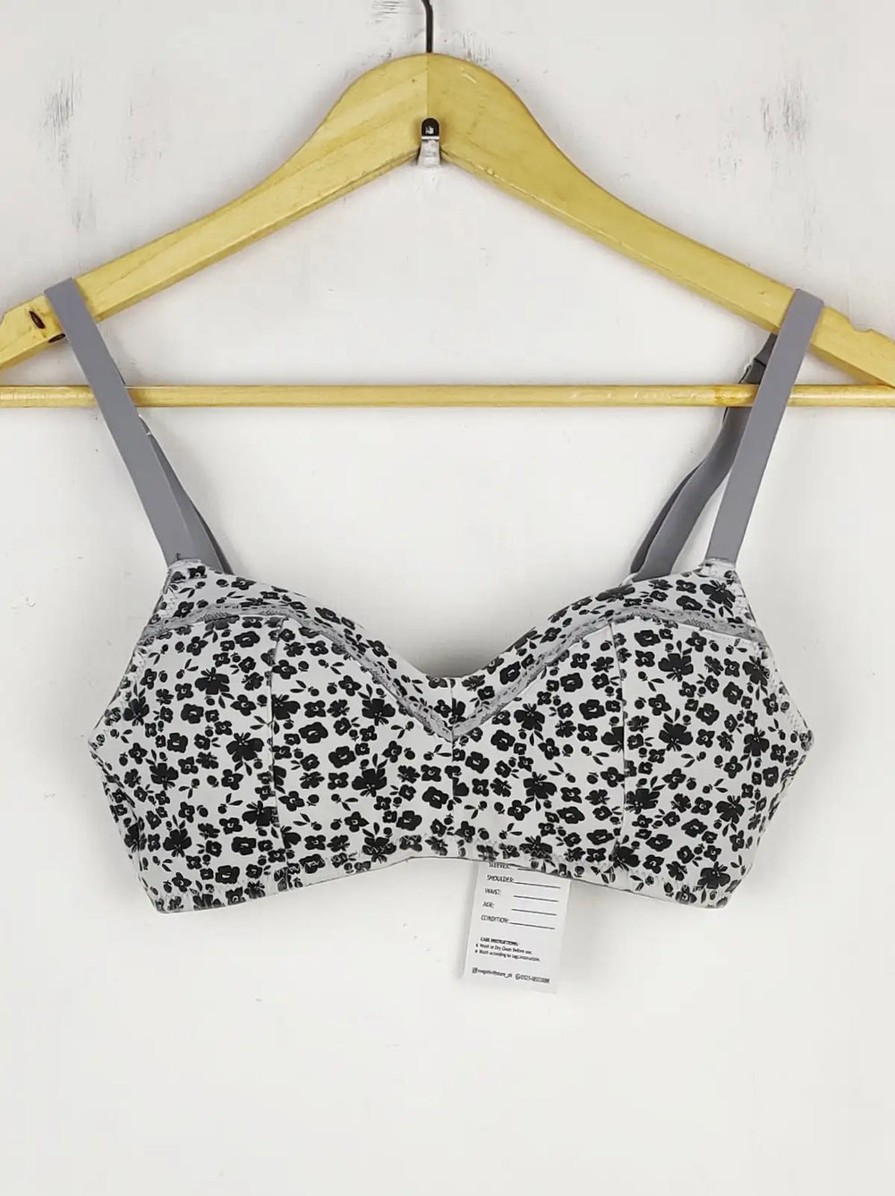 Buy online pre-used pre-loved 100% authentic & Original branded Tu (BU-167) available in Pakistan. Top international brands avilable.