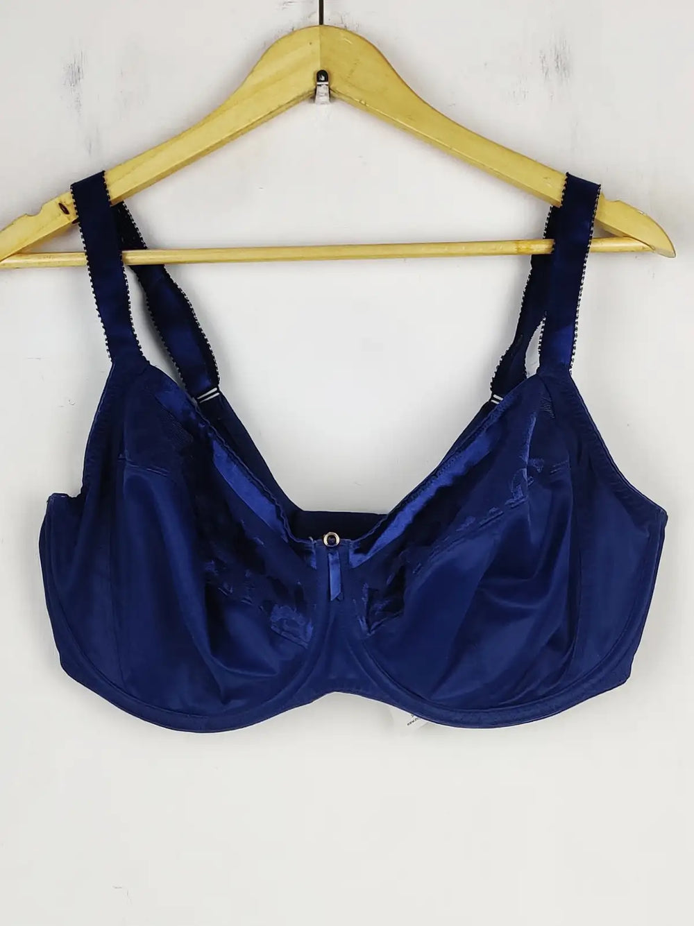 Buy online pre-used pre-loved 100% authentic & Original branded Fantasie (BU-168) available in Pakistan. Top international brands avilable.