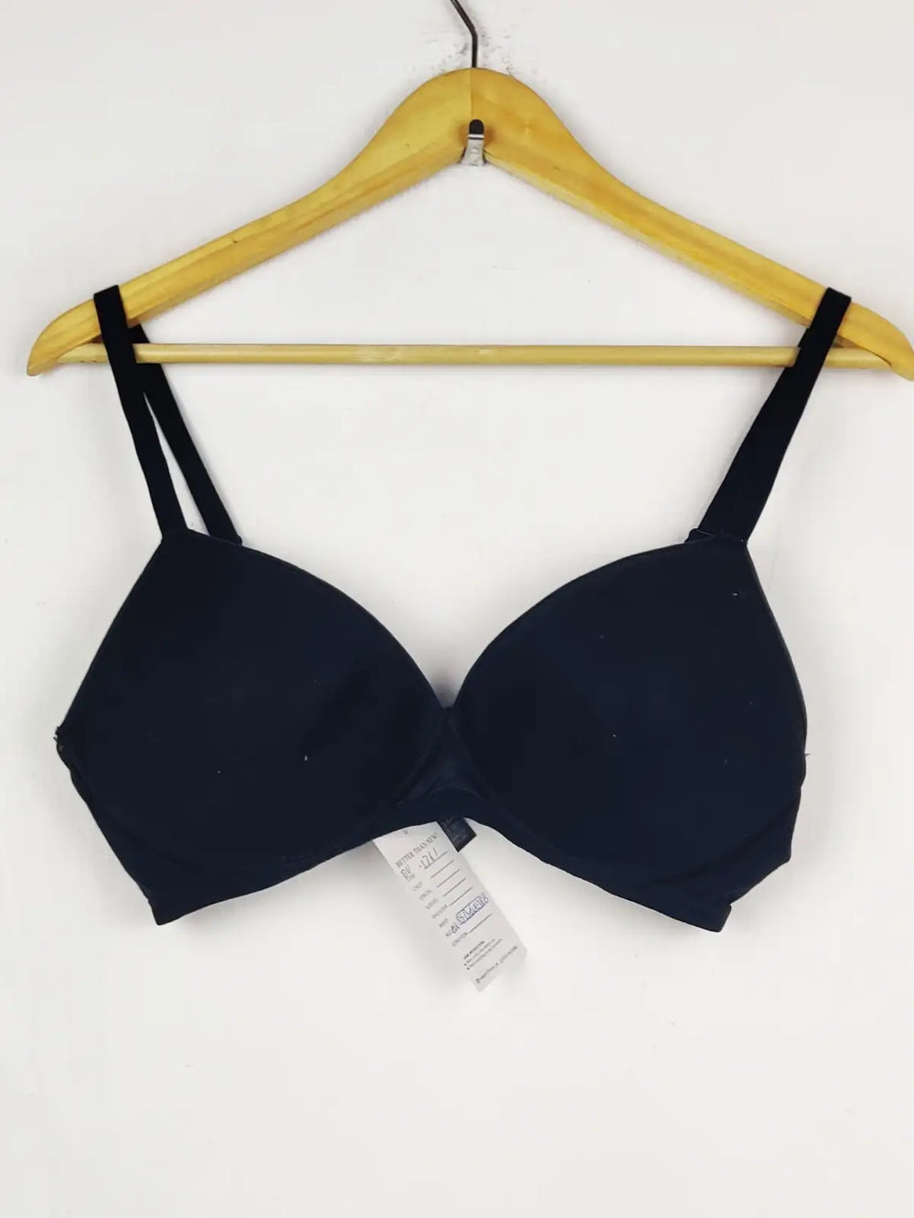 Buy online pre-used pre-loved 100% authentic & Original branded Marks & Spencer Euro 85B (BU-1761) available in Pakistan. Top international brands avilable.