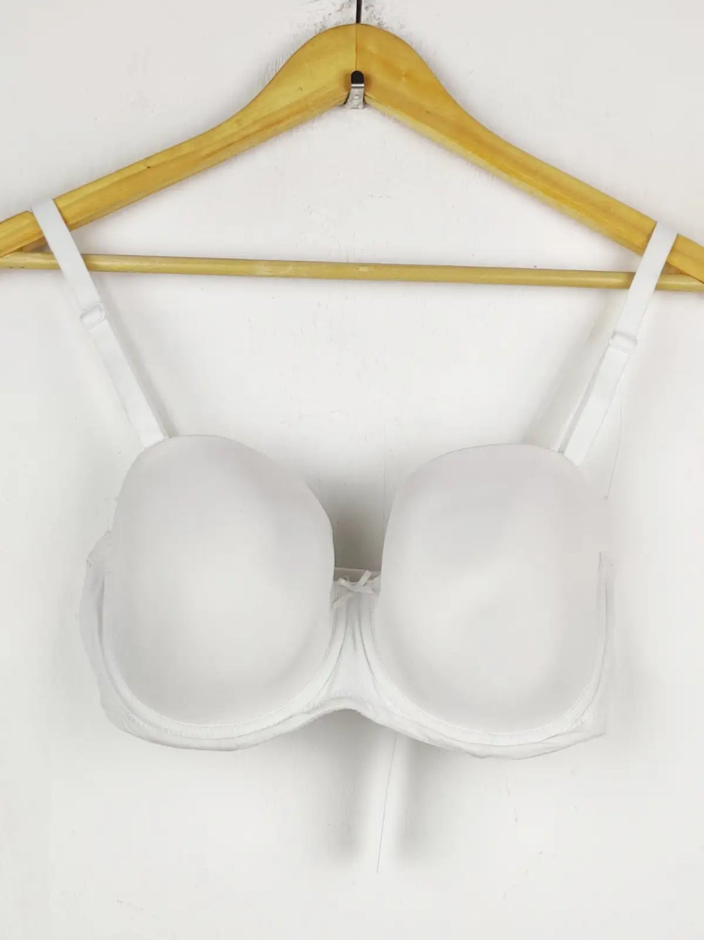 Buy online pre-used pre-loved 100% authentic & Original branded Marks & Spencer 75E (BU-1768) available in Pakistan. Top international brands avilable.