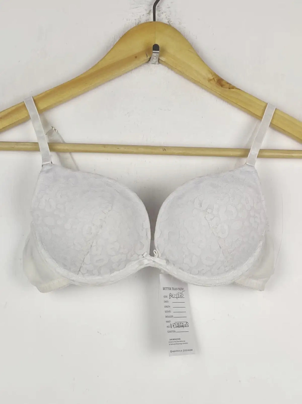 Buy online pre-used pre-loved 100% authentic & Original branded New Look 70B (BU-1825) available in Pakistan. Top international brands avilable.