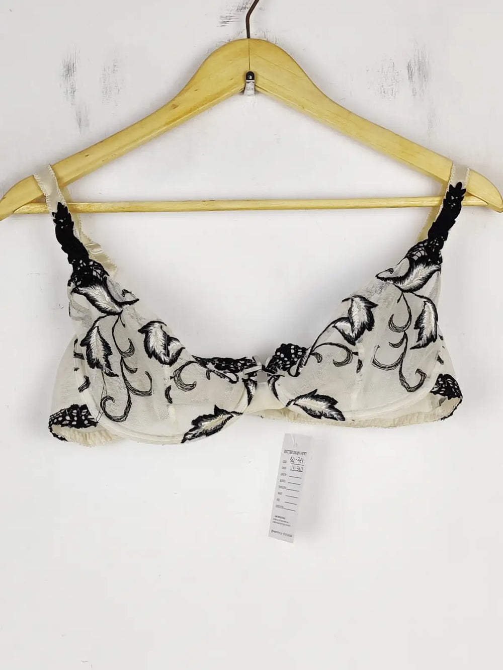 Buy online pre-used pre-loved 100% authentic & Original branded Marks & Spencer (BU-284) available in Pakistan. Top international brands avilable.