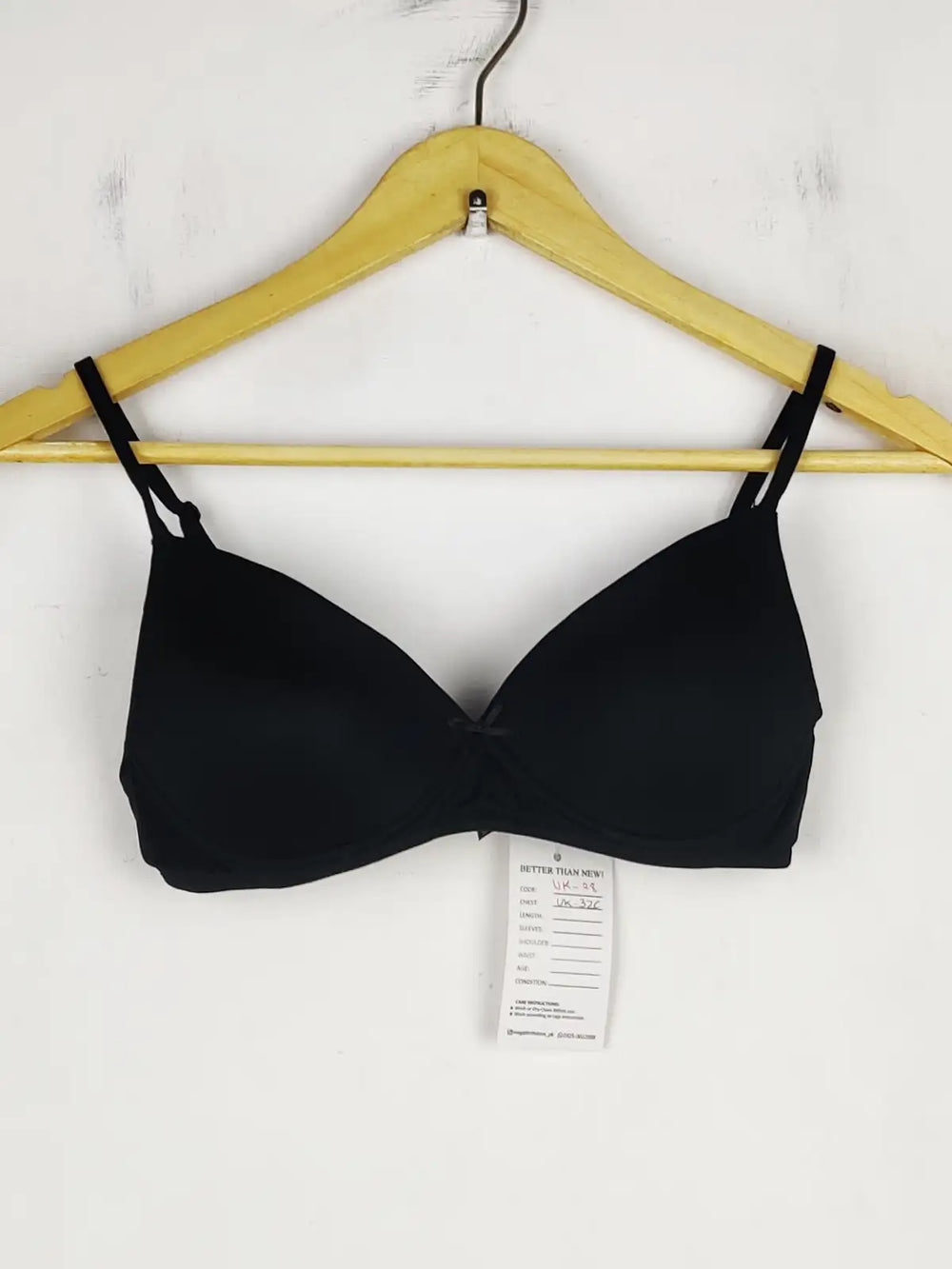 Buy online pre-used pre-loved 100% authentic & Original branded Marks & Spencer (BU-28) available in Pakistan. Top international brands avilable.