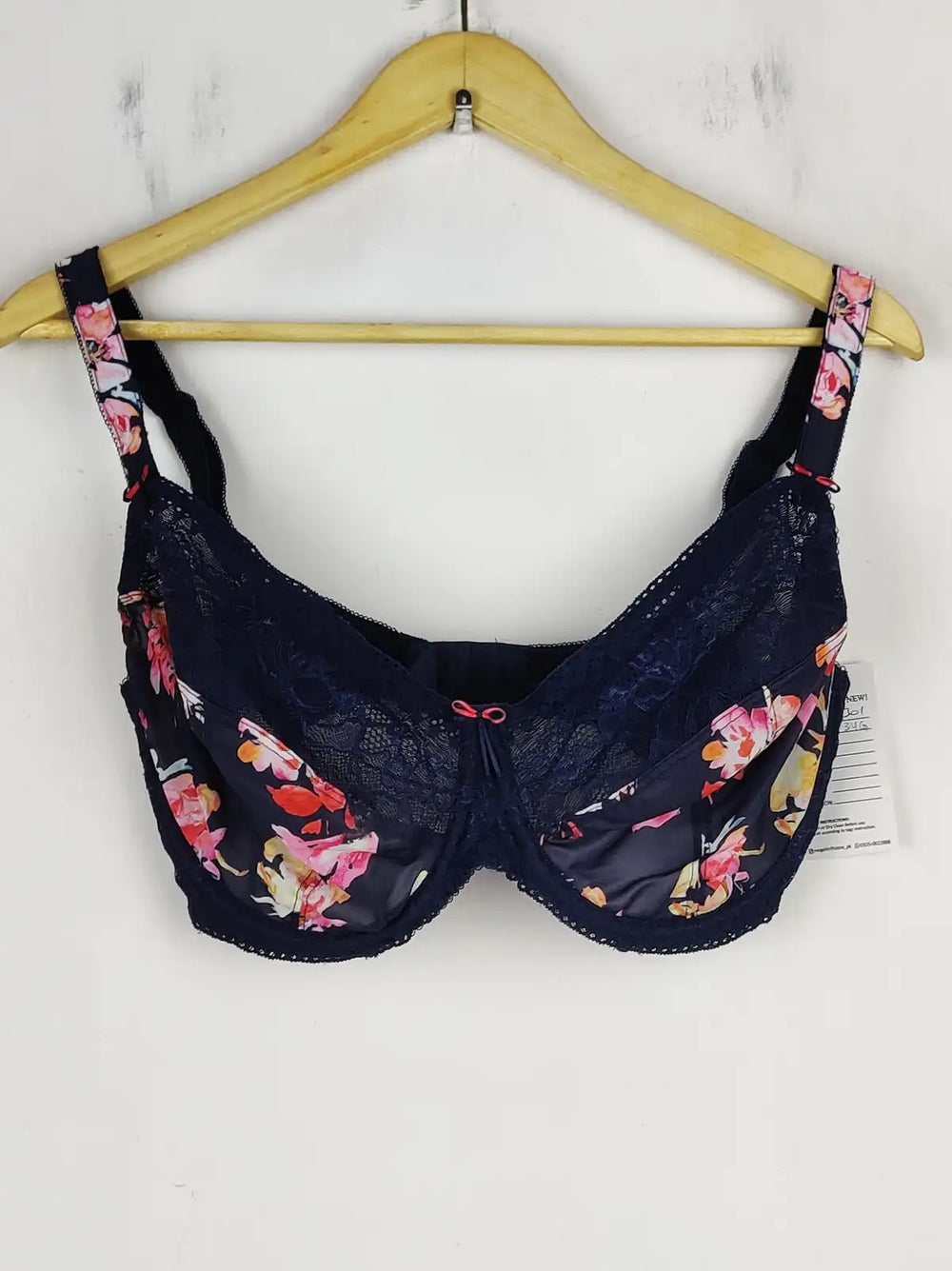 Buy online pre-used pre-loved 100% authentic & Original branded Fantasie (BU-301) available in Pakistan. Top international brands avilable.