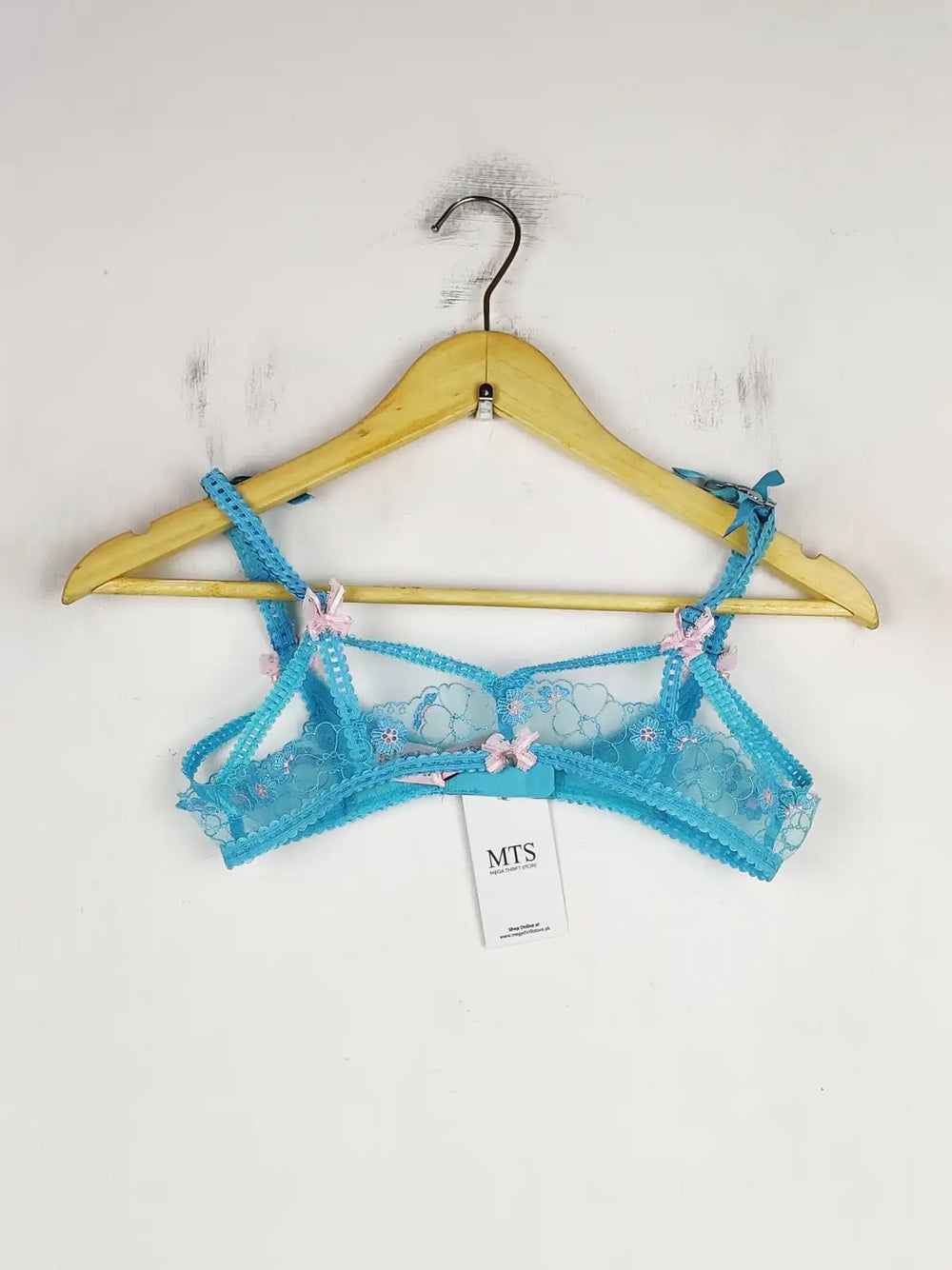 Buy online pre-used pre-loved 100% authentic & Original branded Boux Avenue (BU-395) available in Pakistan. Top international brands avilable.