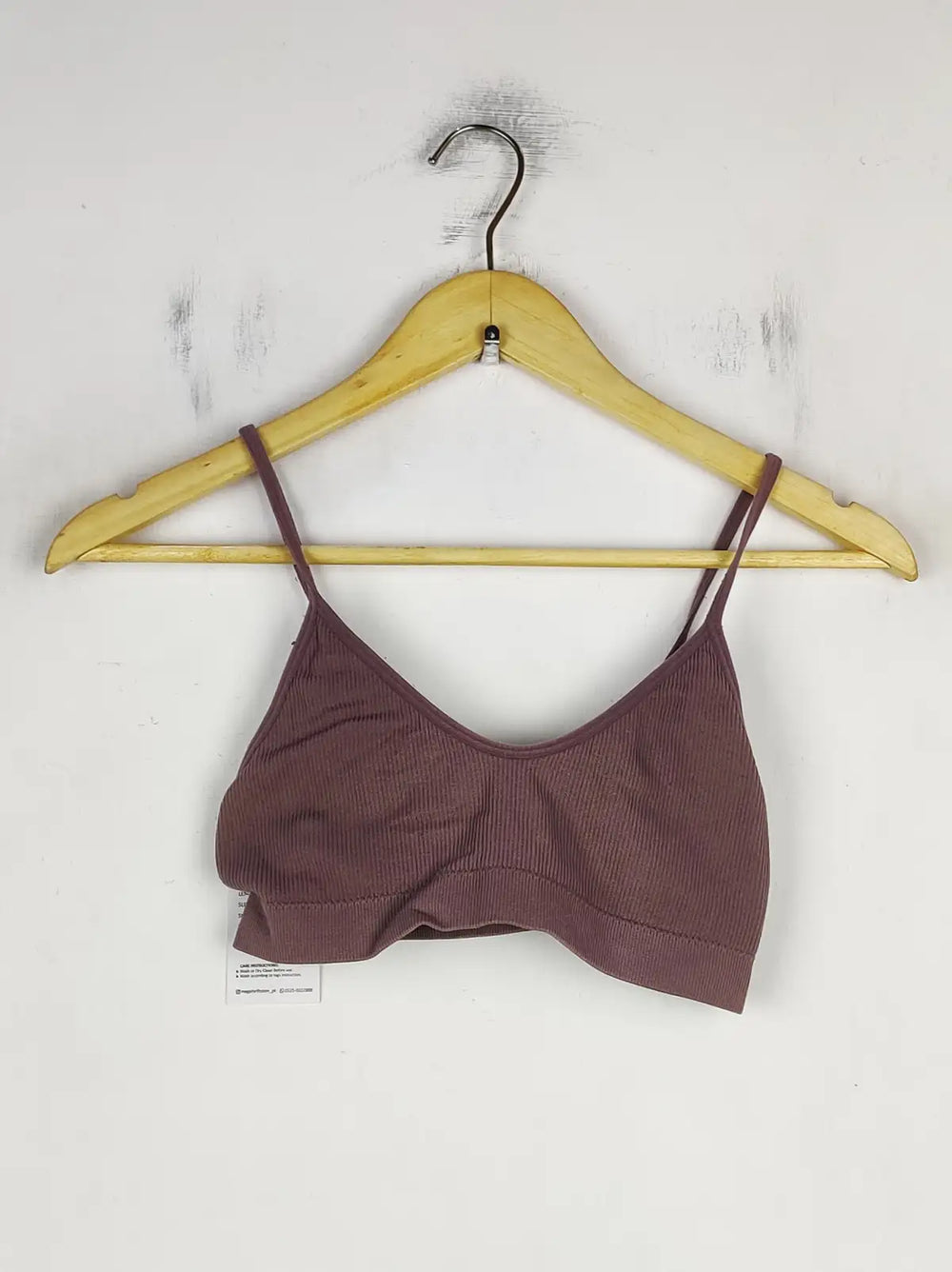 Buy online pre-used pre-loved 100% authentic & Original branded Unknown Brand (BU-409) available in Pakistan. Top international brands avilable.