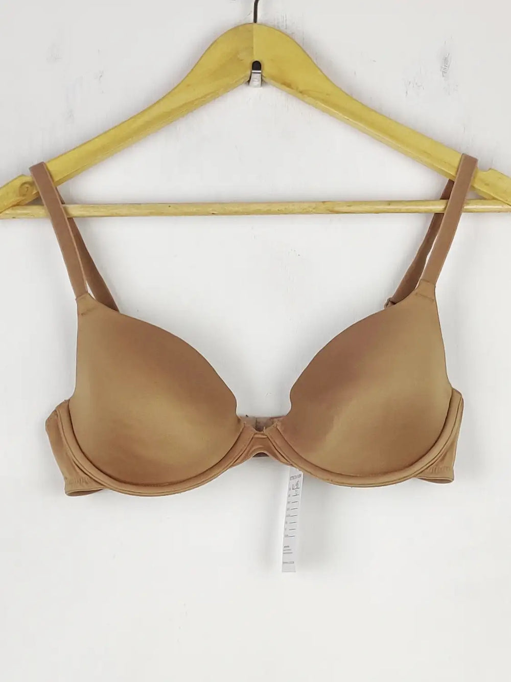 Buy online pre-used pre-loved 100% authentic & Original branded Unknown Brand (BU-451) available in Pakistan. Top international brands avilable.