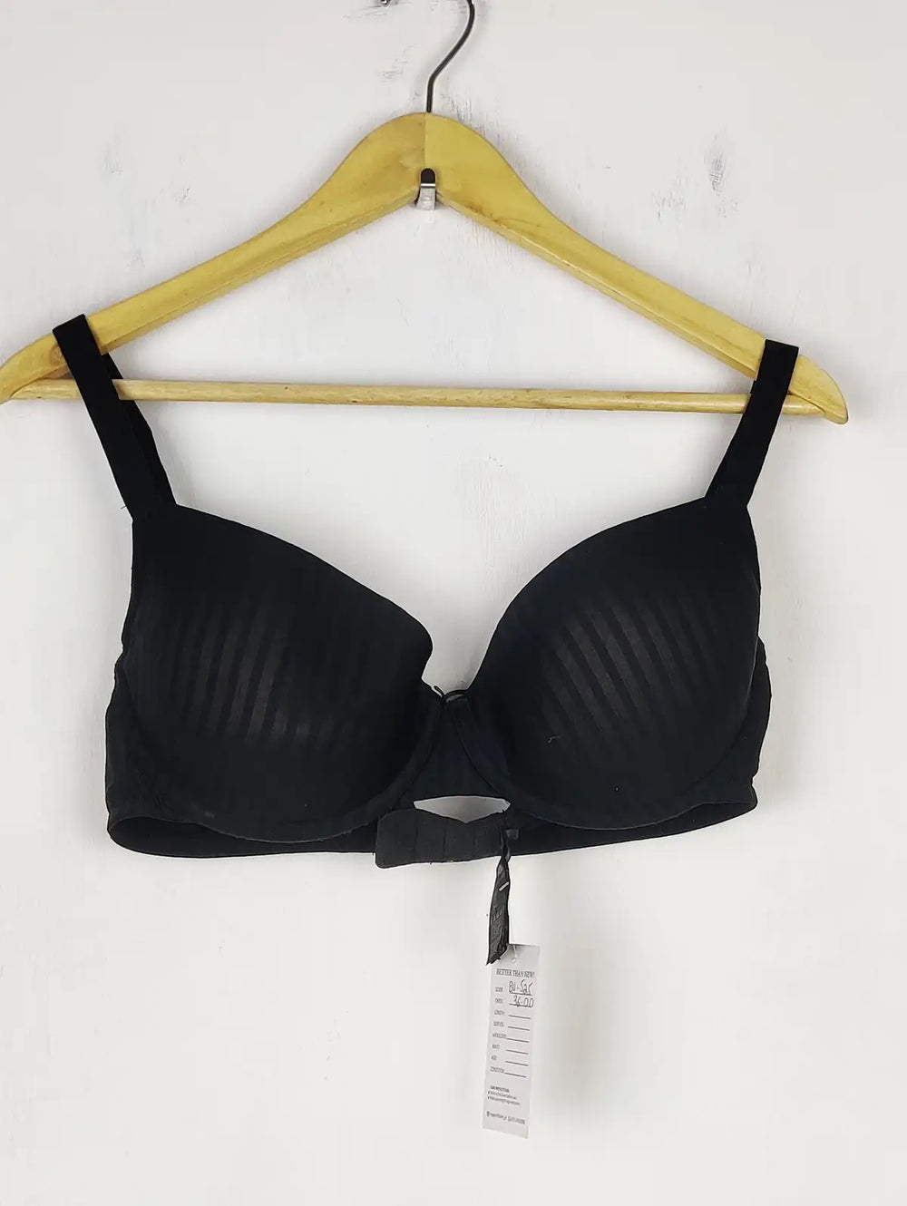 Buy online pre-used pre-loved 100% authentic & Original branded Gorgeous , Uk 36Dd (BU-525) available in Pakistan. Top international brands avilable.