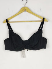 Buy online pre-used pre-loved 100% authentic & Original branded Unknown Brand, Uk 40Dd (BU-533) available in Pakistan. Top international brands avilable.